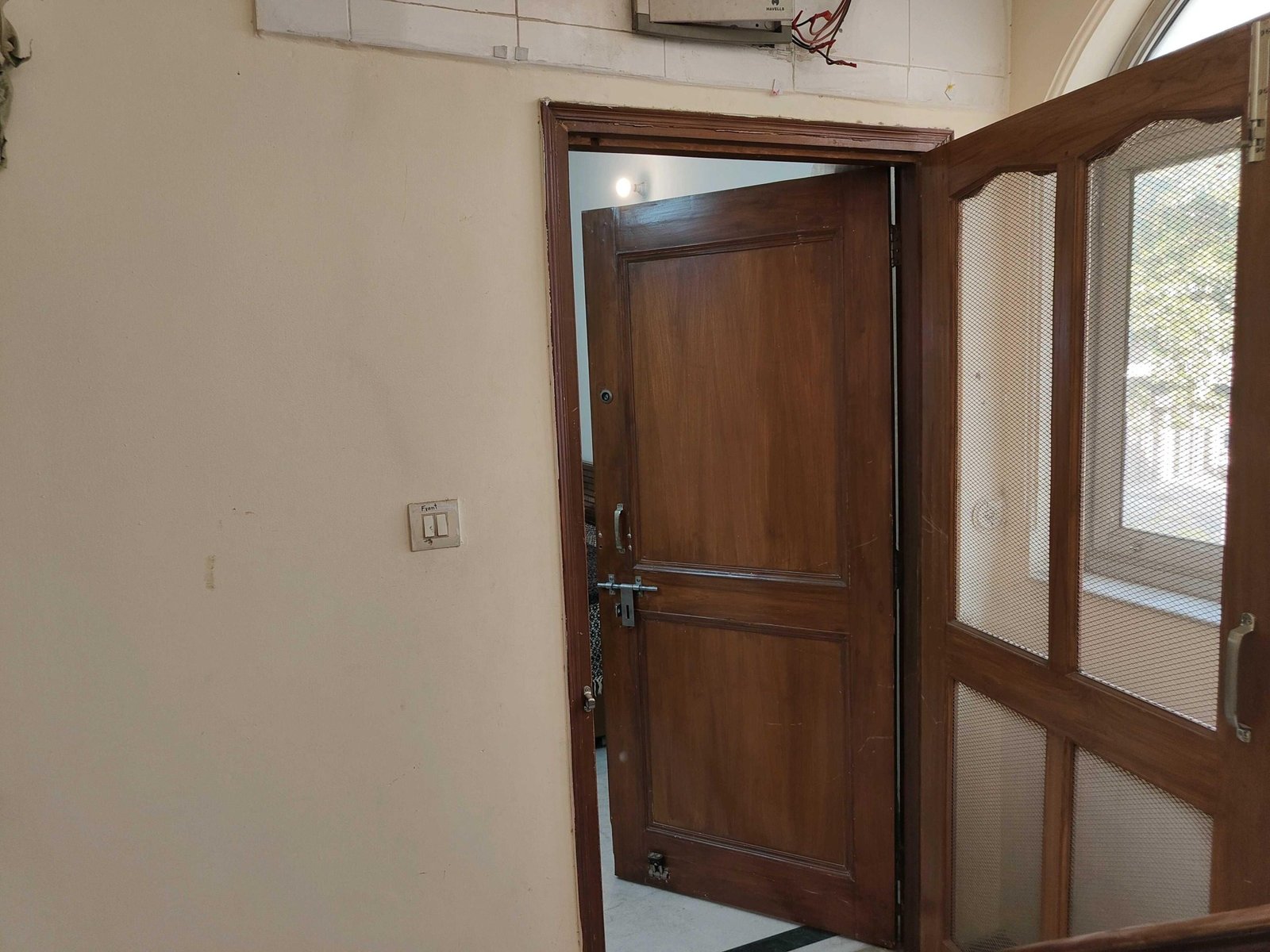1 RK Flats for rent in Malibu Town, Gurgaon 01