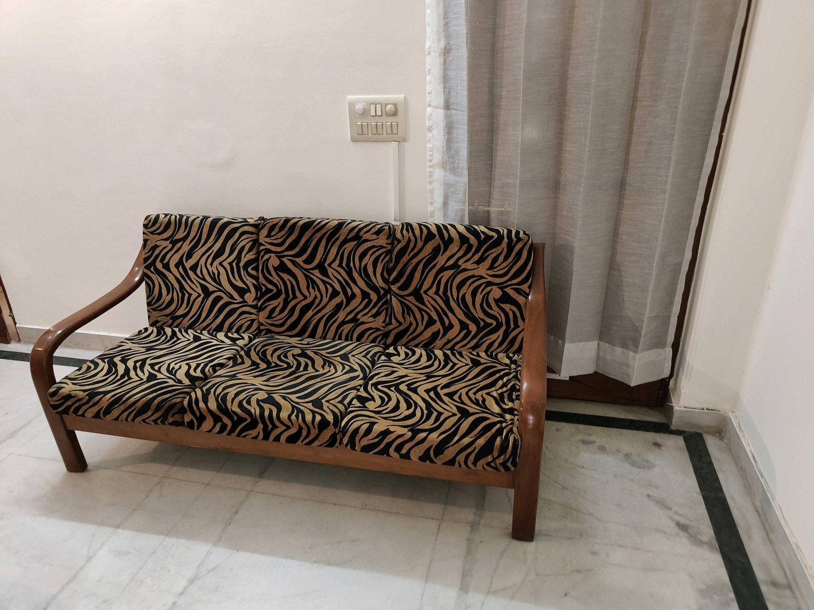 1 RK Flats for rent in Malibu Town, Gurgaon 02