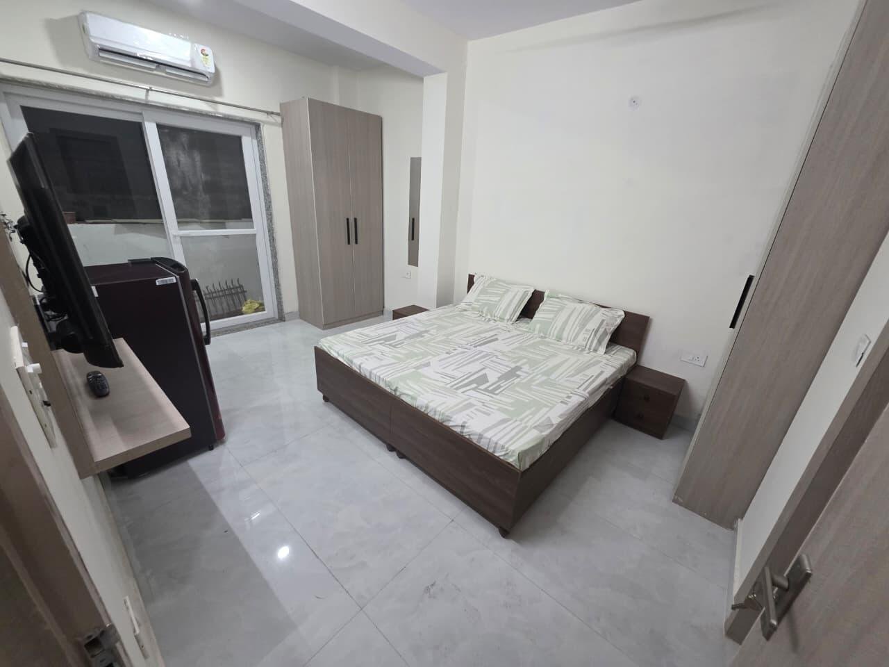 1 RK Flats for rent in Sector 56, Gurgaon 1