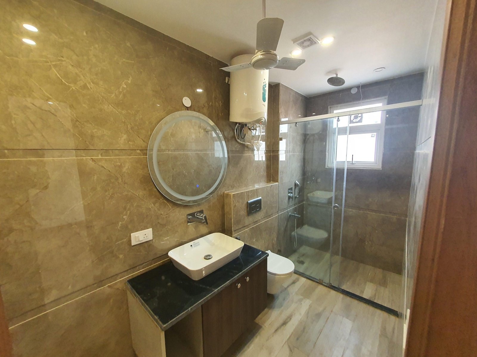 3 BHK Independent Builder Floor in DLF Phase 2, Gurgaon 1