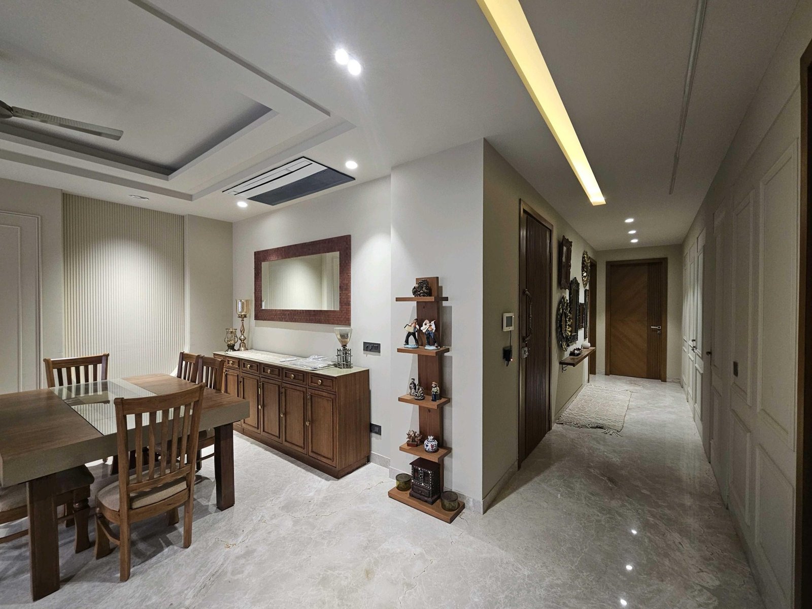 4 BHK Independent Builder Floor in DLF Phase 5, Gurgaon 3