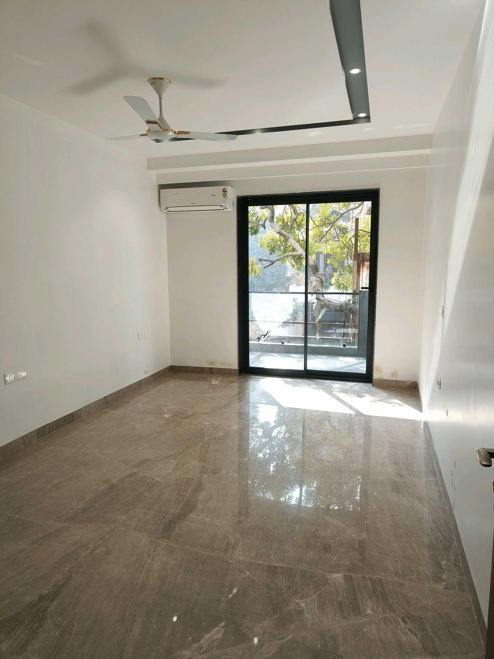 4 BHK Independent Builder Floor in Sushant Lok 3 Extension, Gurgaon 4