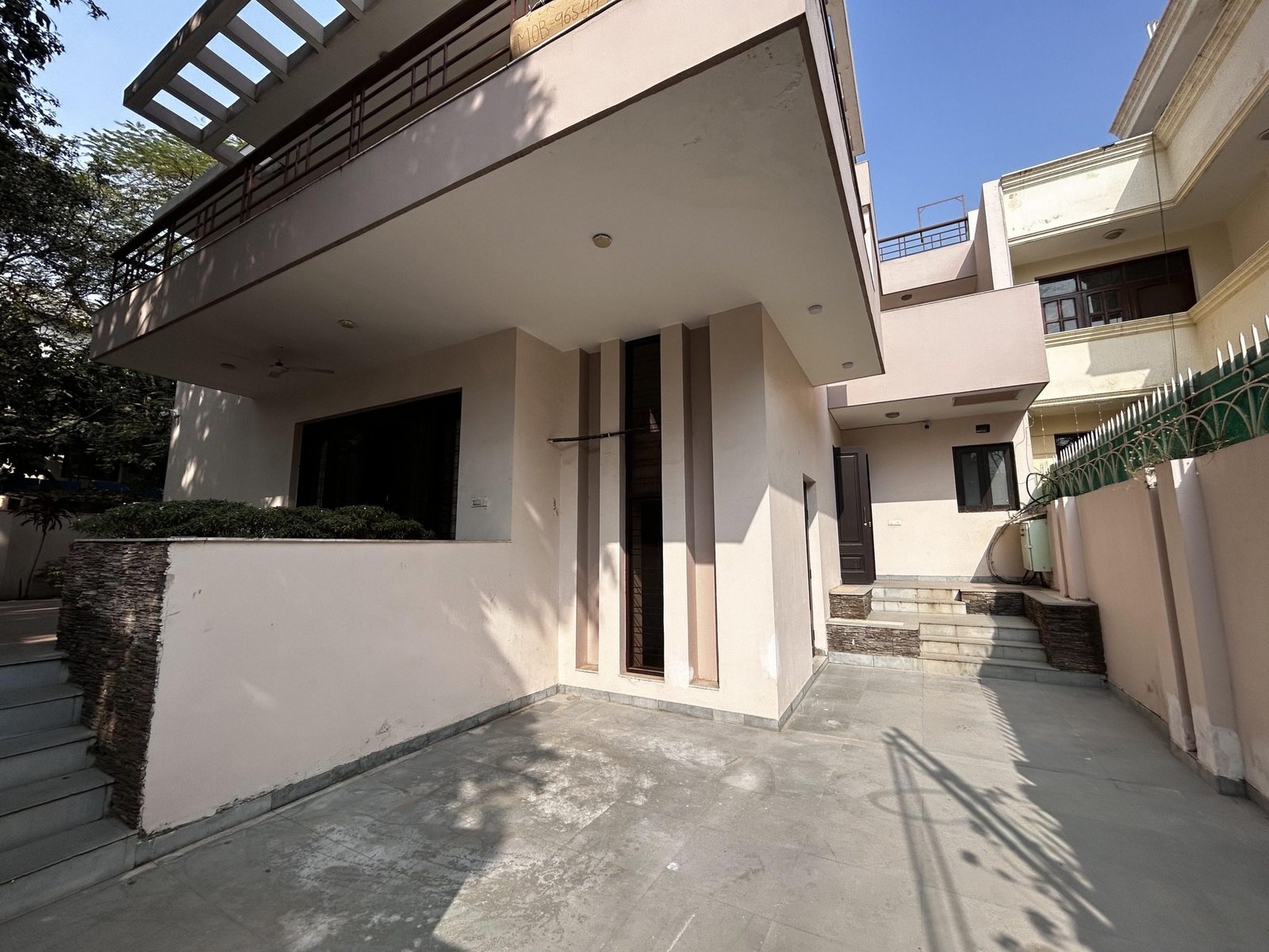 4 Bedroom House for rent in DLF Phase 1, Gurgaon 1