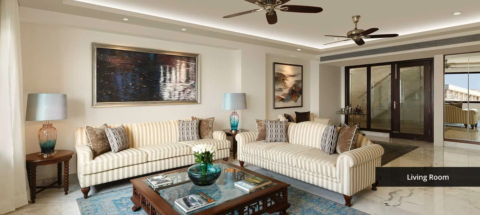 imgi_166_livingroom2