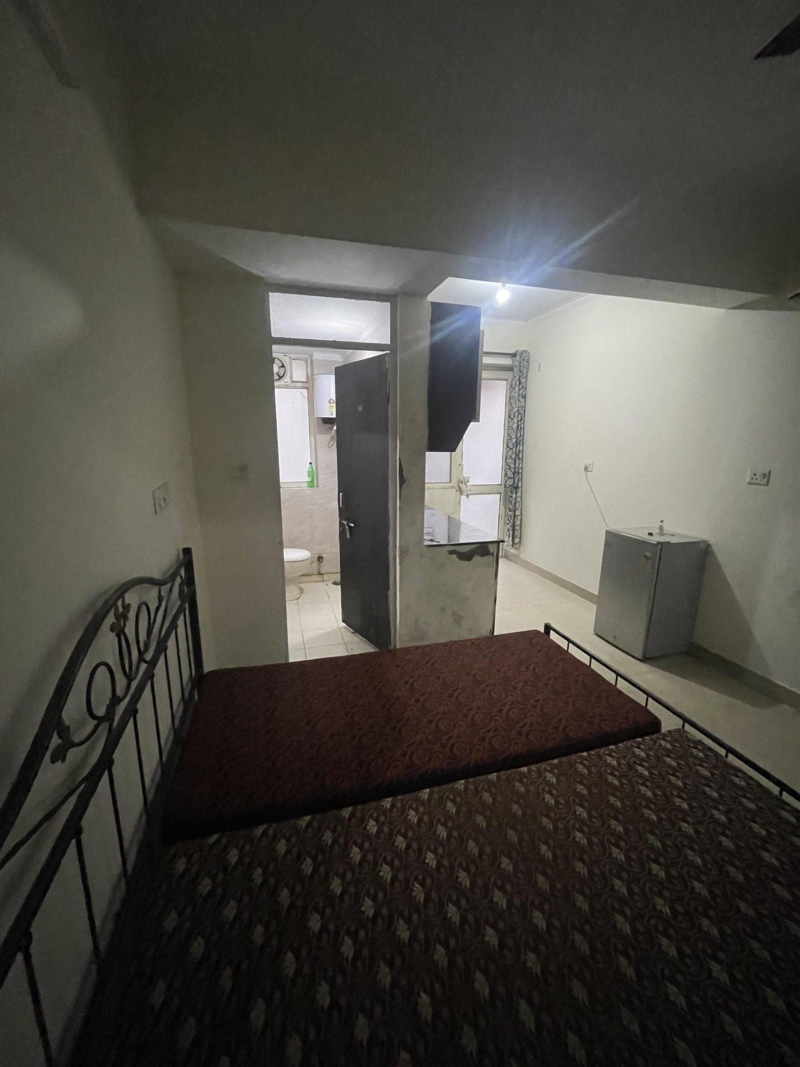 1 RK Flats for rent in DLF Phase 4, Gurgaon 01