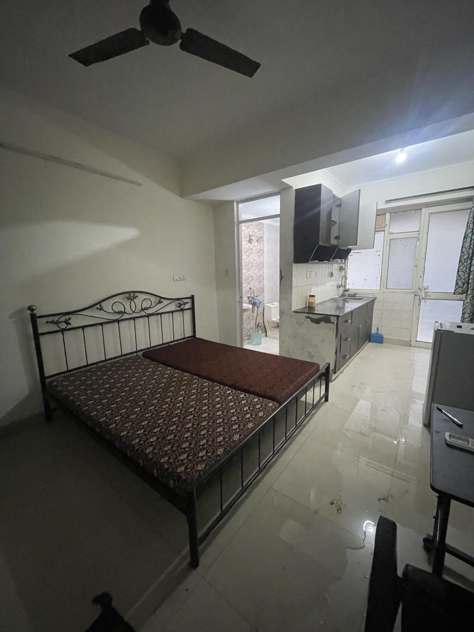 1 RK Flats for rent in DLF Phase 4, Gurgaon 03