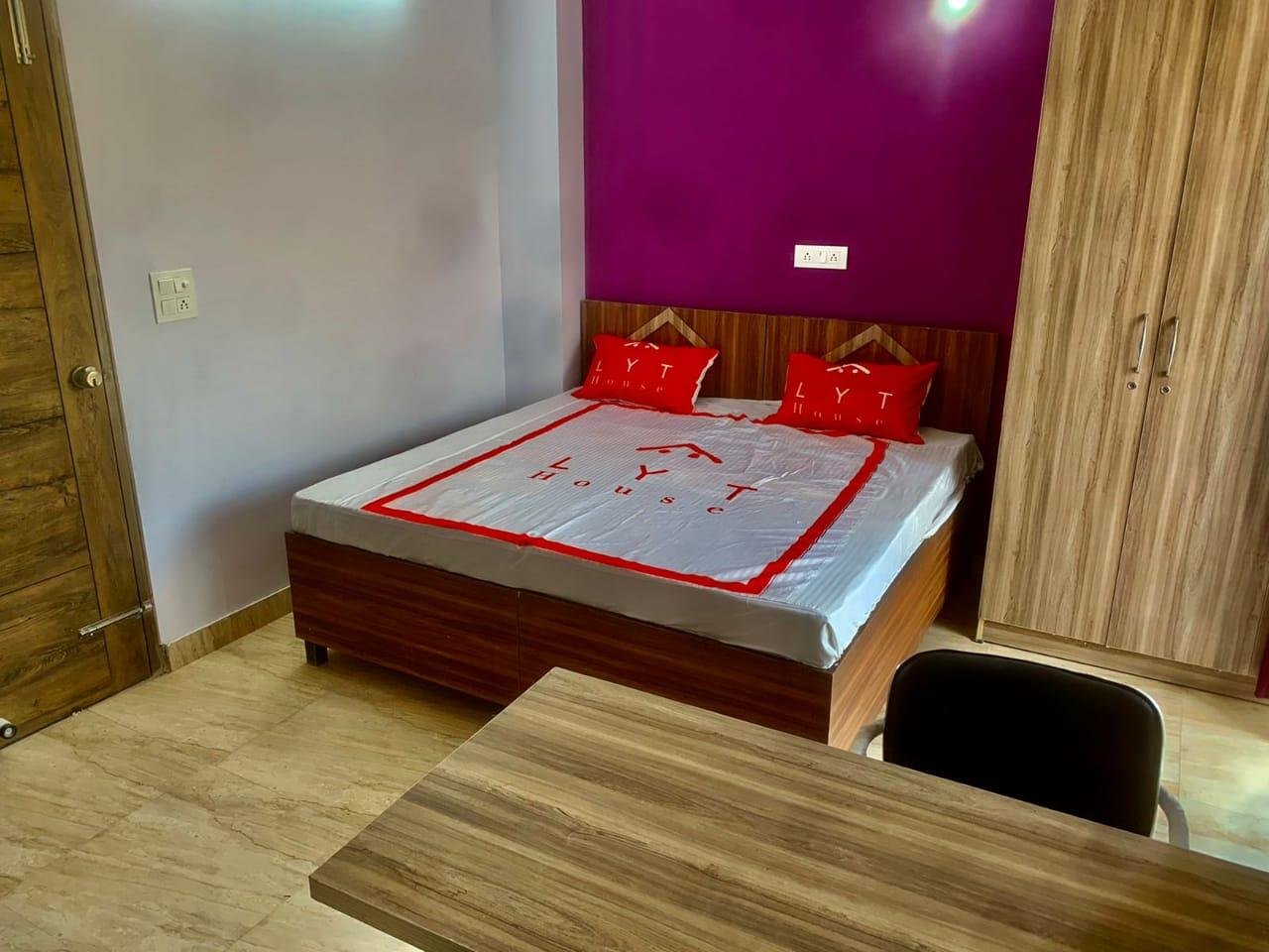 1 RK Flats for rent in DLF Phase 5, Gurgaon 3