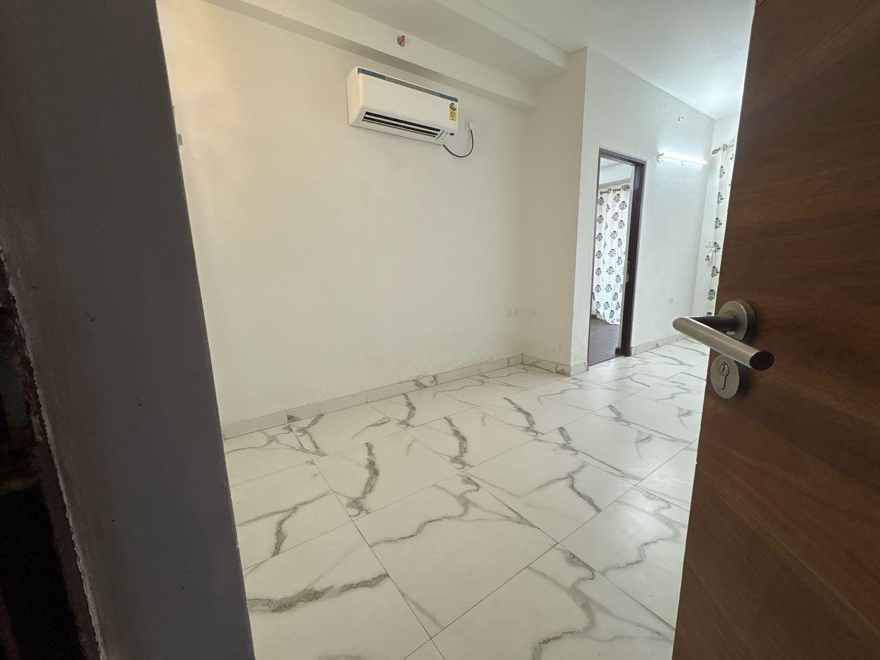 1 RK Flats for rent in Sector 106, Gurgaon 1