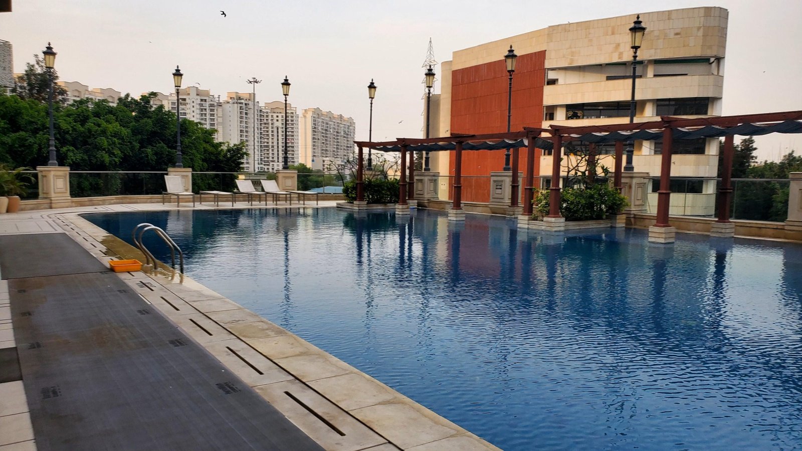 1 RK Flats for rent in Sector 48, Gurgaon 00999