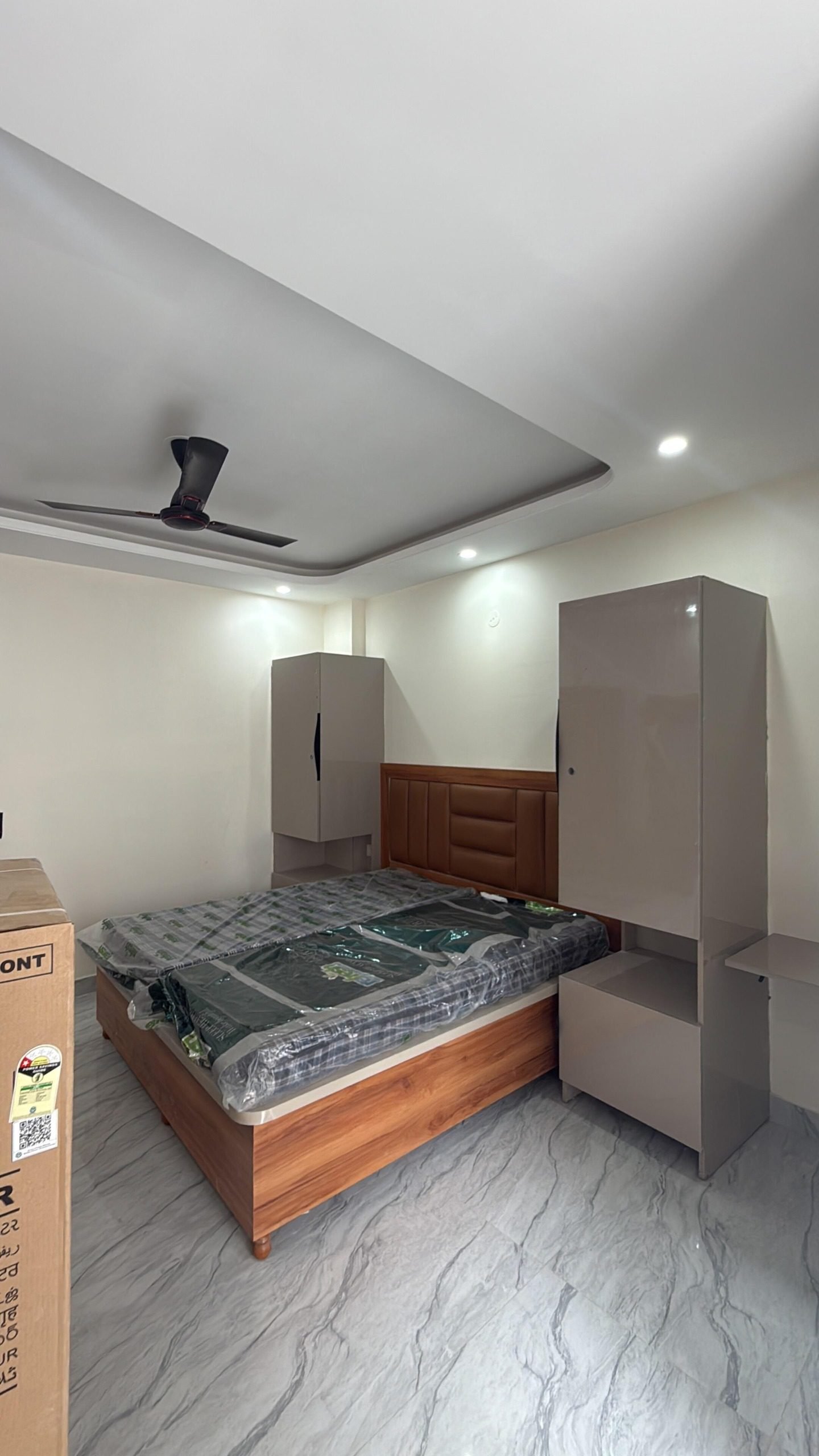 1 RK Flats for rent in U Block DLF Phase 3, Gurgaon 1