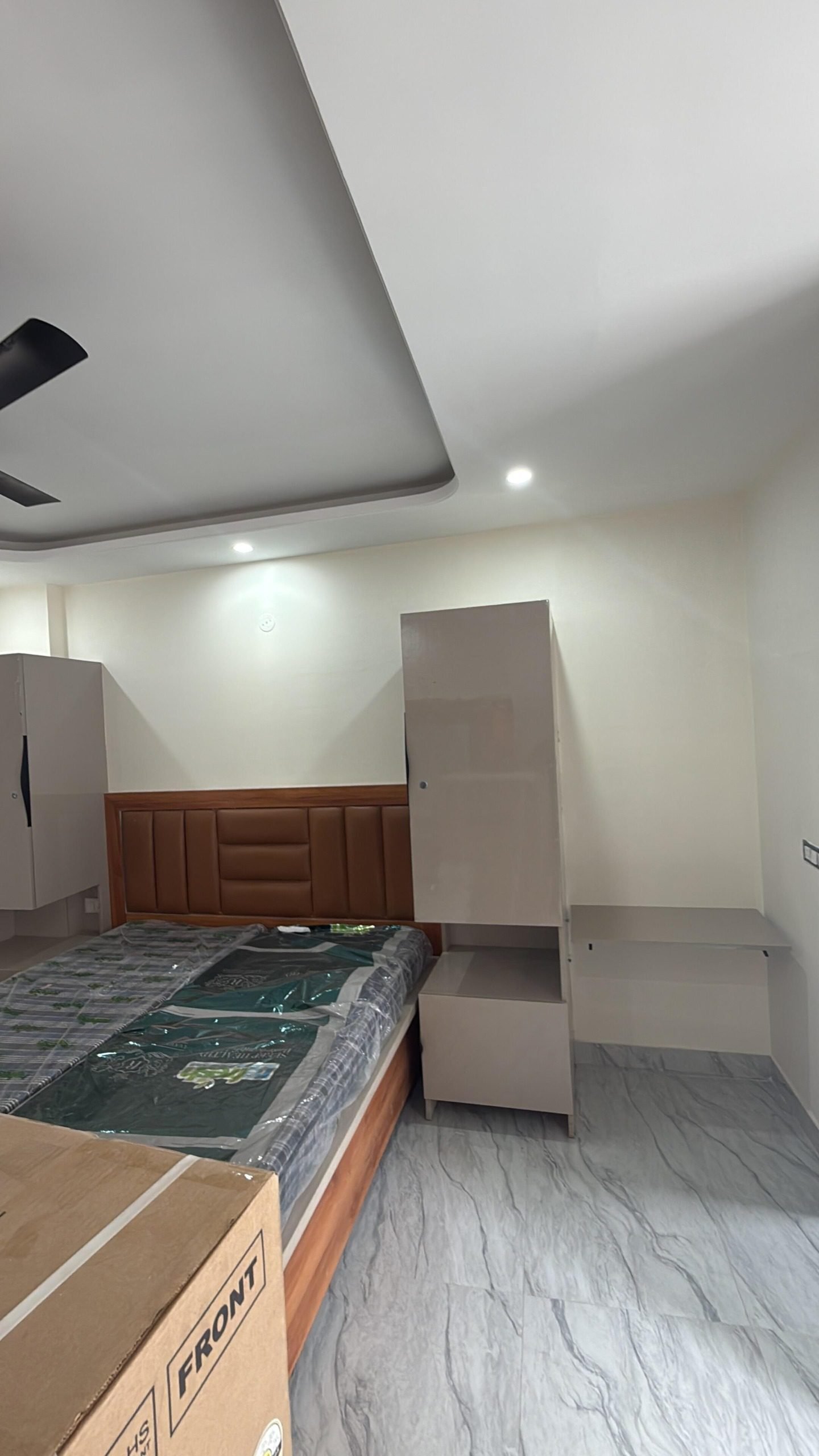 1 RK Flats for rent in U Block DLF Phase 3, Gurgaon 2